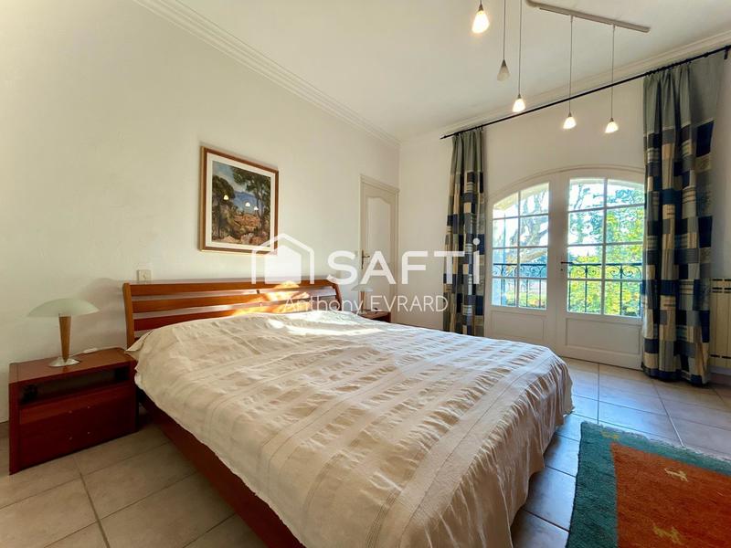 Maison - 290 m² - 8 pièces