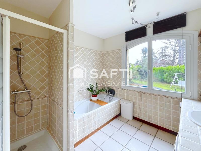 Maison - 180 m² - 7 pièces