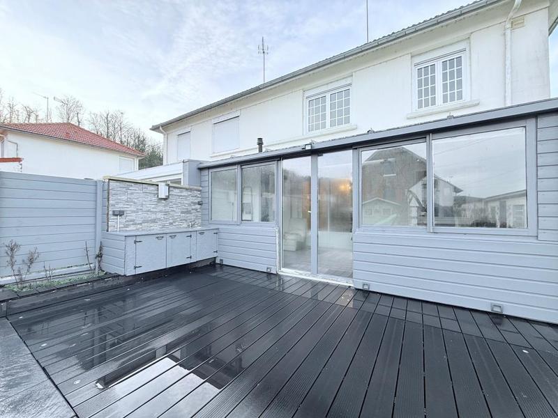 Maison - 90 m² - 4 pièces