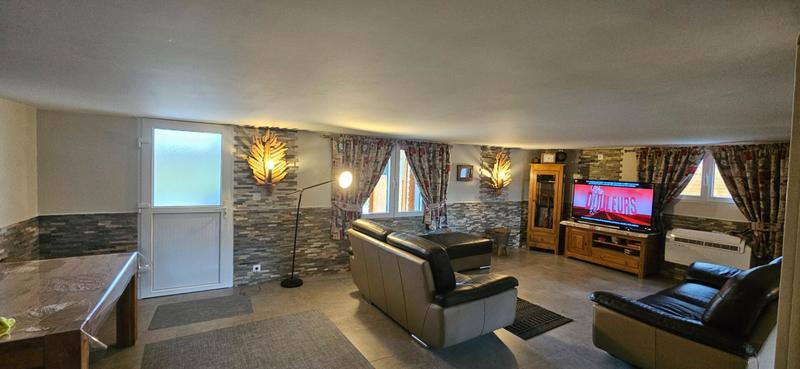 Maison - 207 m² - 7 pièces