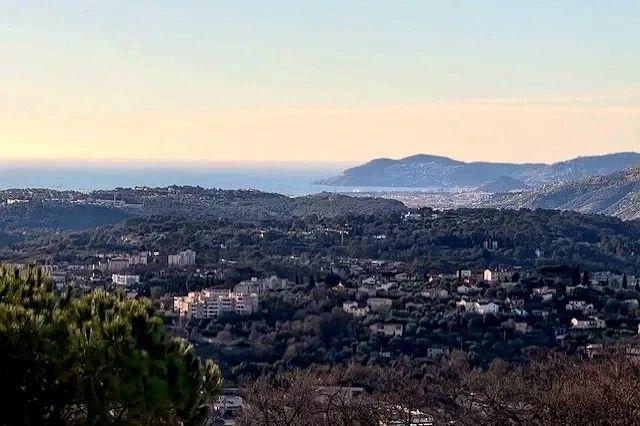 Appartement - 98 m² - 3 pièces