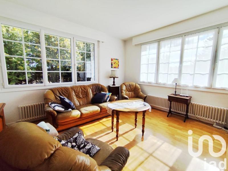 Maison - 303 m² - 9 pièces