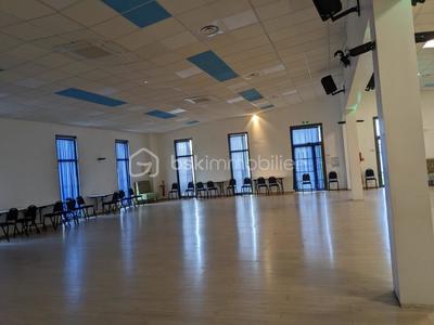 Local d'activité / Entrepôt - 976 m² - 7 pièces