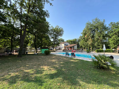 Maison - 188 m² - 8 pièces