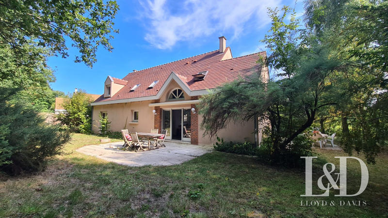 Maison contemporaine - 230 m² - 9 pièces