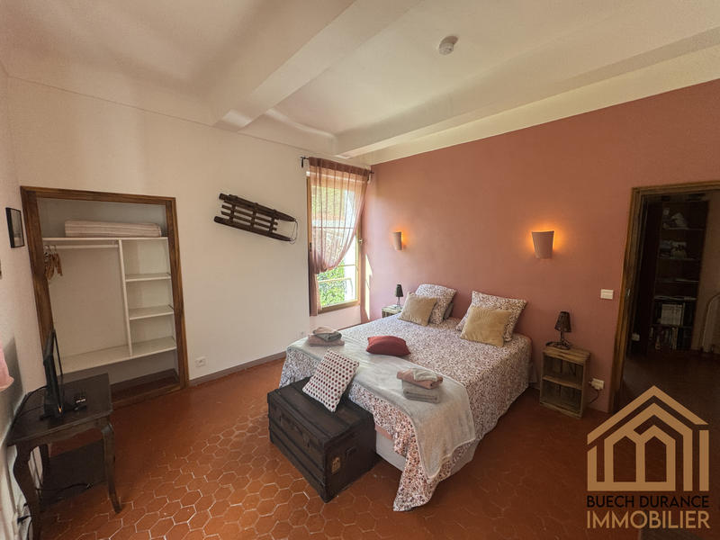 Maison - 245 m² - 12 pièces