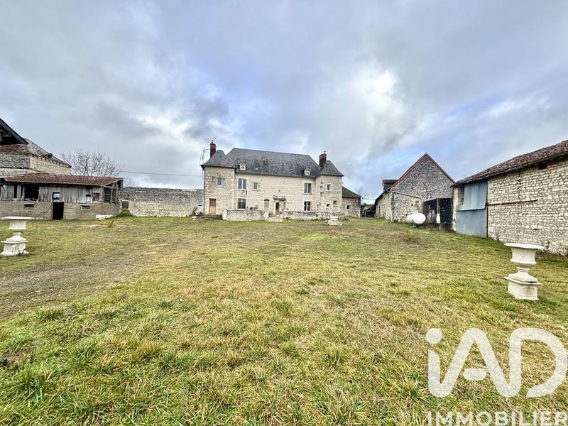 Maison - 208 m² - 8 pièces