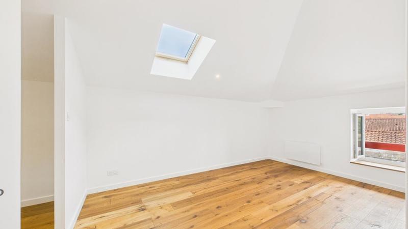 Maison - 169 m² - 7 pièces