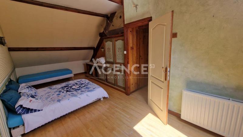 Maison - 212 m² - 8 pièces