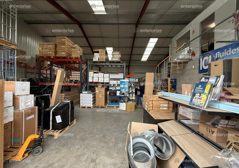 Local d'activité / Entrepôt - 700 m²