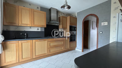 Maison - 85 m² - 9 pièces