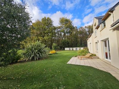 Maison - 190 m² - 8 pièces