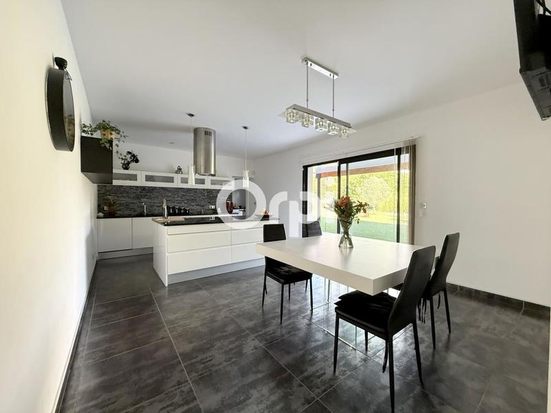 Maison - 290 m² - 5 pièces