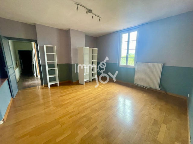 Maison - 180 m² - 7 pièces