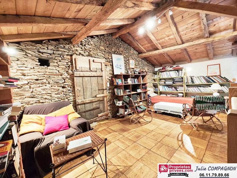 Maison - 243 m² - 7 pièces