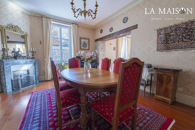 Villa - 206 m² - 6 pièces