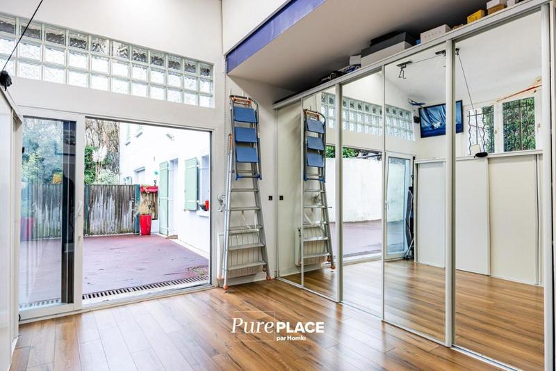 Maison - 225 m² - 6 pièces