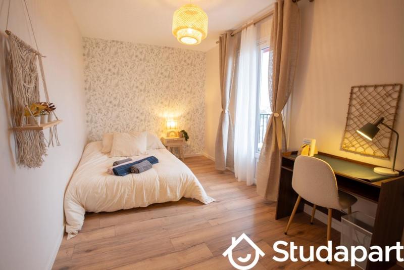 Chambre - 9 m² - 1 pièce