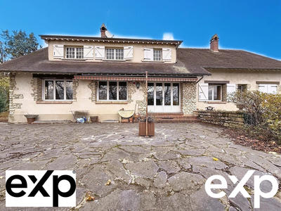 Maison - 302 m² - 12 pièces