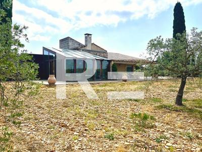 Maison - 350 m² - 12 pièces