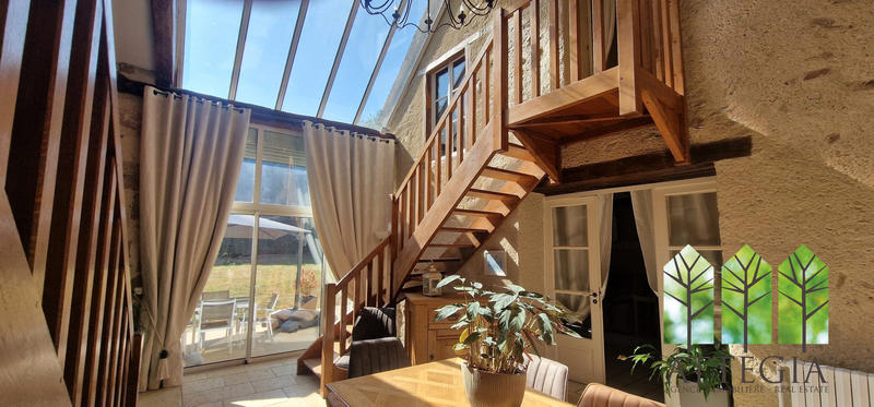 Maison ancienne - 143 m² - 8 pièces