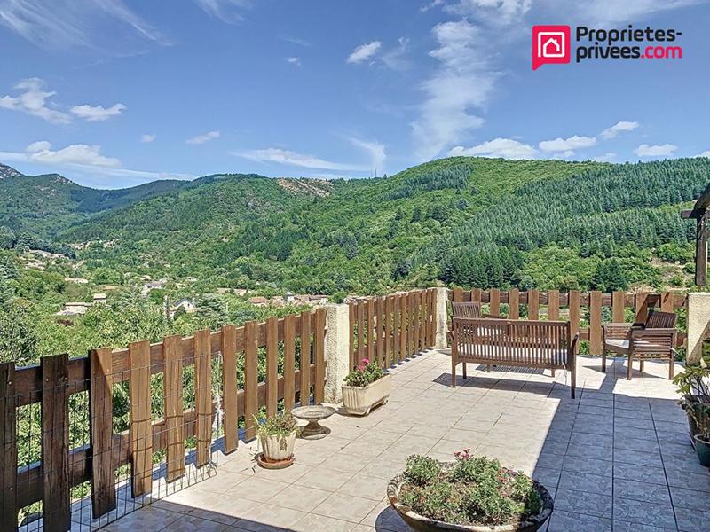 Maison - 265 m² - 10 pièces