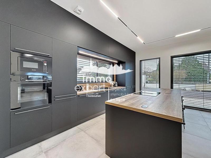 Villa - 145 m² - 6 pièces