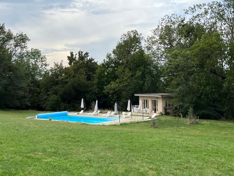 Maison de maîtres - 716 m² - 13 pièces