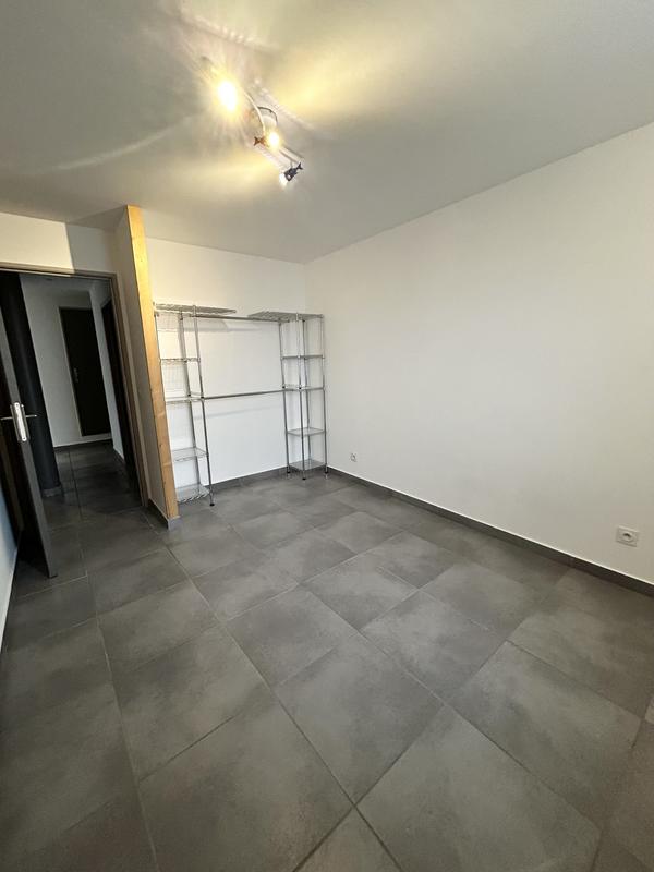 Appartement - 100 m² - 4 pièces