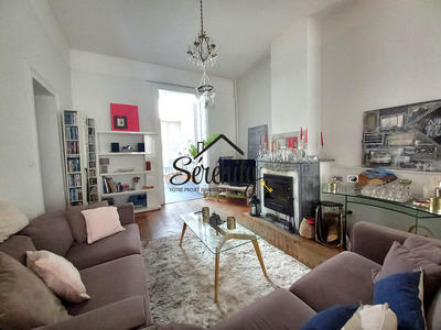 Maison - 200 m² - 9 pièces