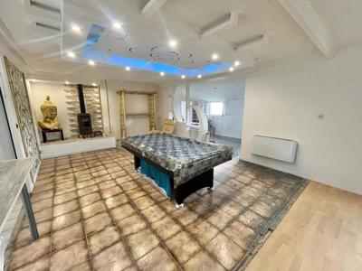 Maison - 168 m² - 5 pièces