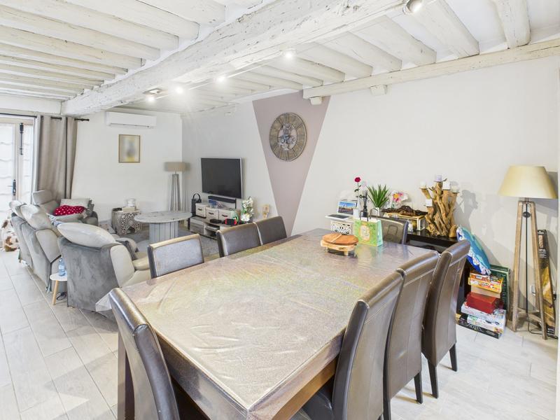 Maison - 600 m² - 7 pièces