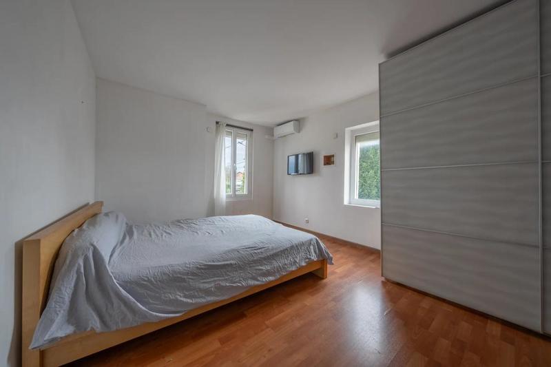 Maison - 200 m² - 6 pièces