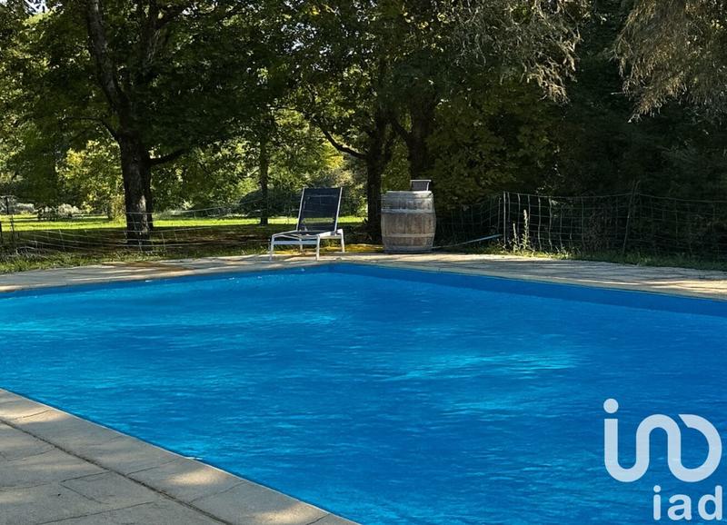 Maison - 300 m² - 8 pièces