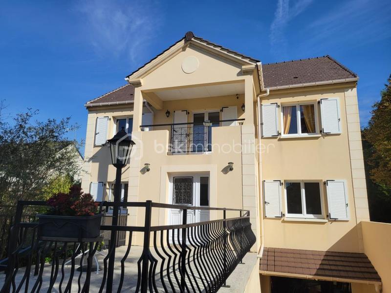 Pavillon - 168 m² - 7 pièces