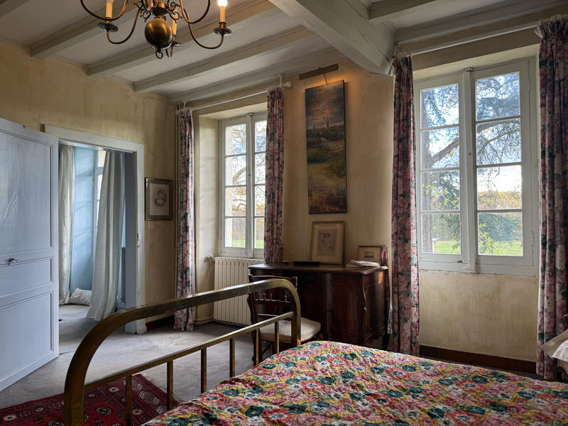 Maison - 322 m² - 18 pièces