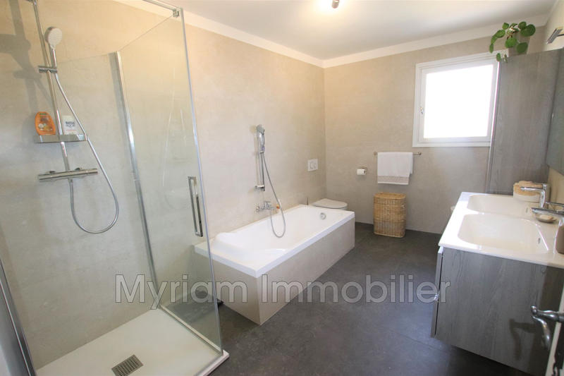 Maison - 290 m² - 5 pièces