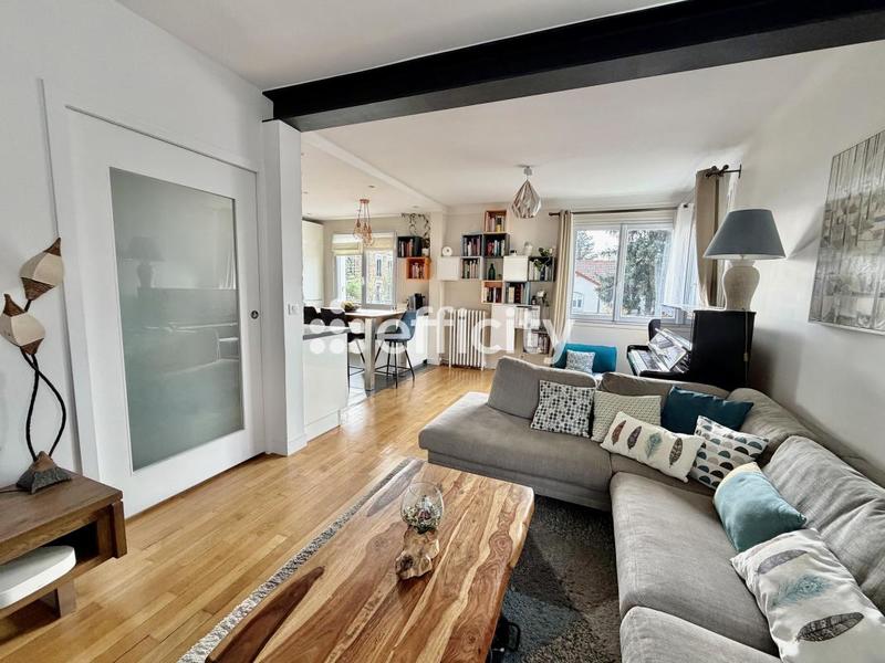 Maison - 95 m² - 4 pièces