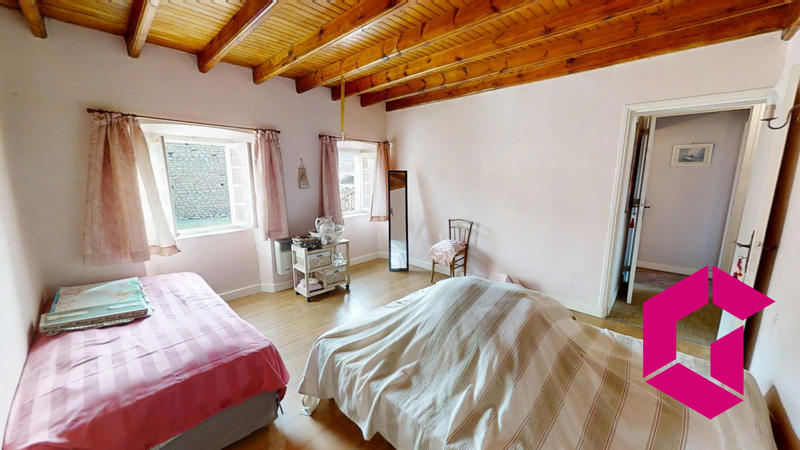 Maison - 180 m² - 7 pièces