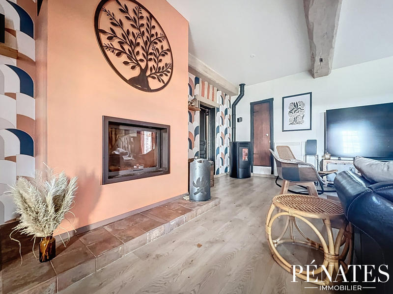 Maison traditionnelle - 295 m² - 6 pièces