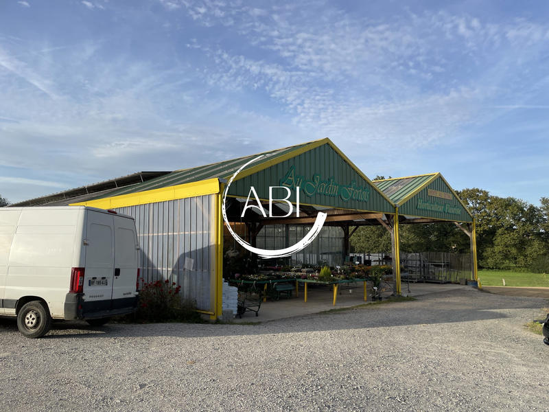 Local commercial - 1 500 m²