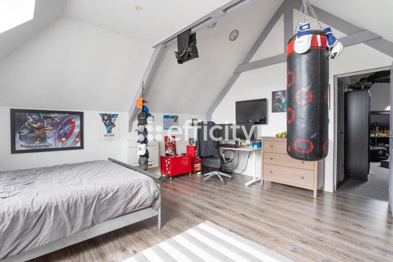 Maison - 298 m² - 7 pièces