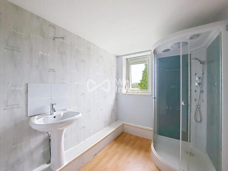 Maison - 217 m² - 8 pièces