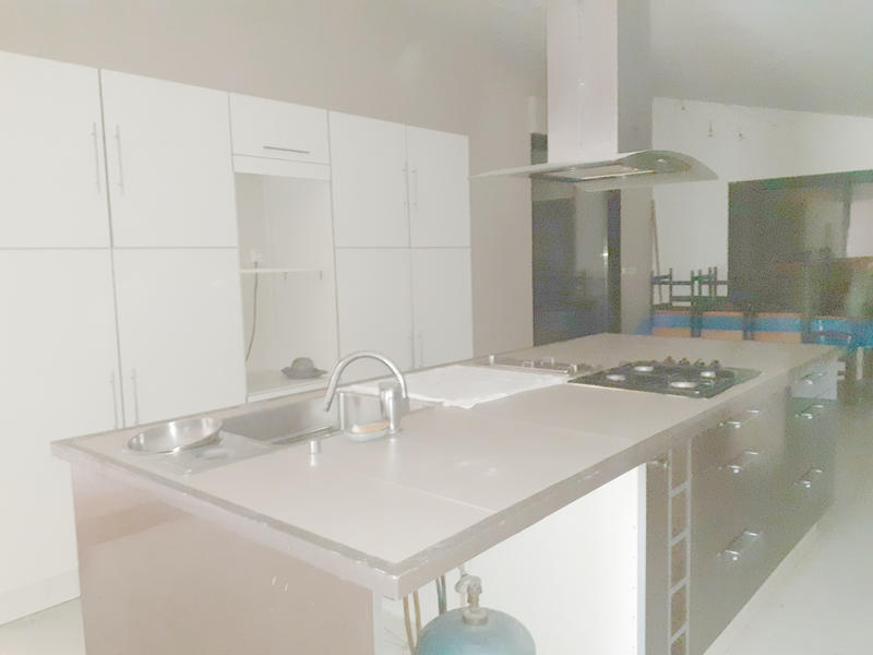 Maison - 320 m² - 15 pièces