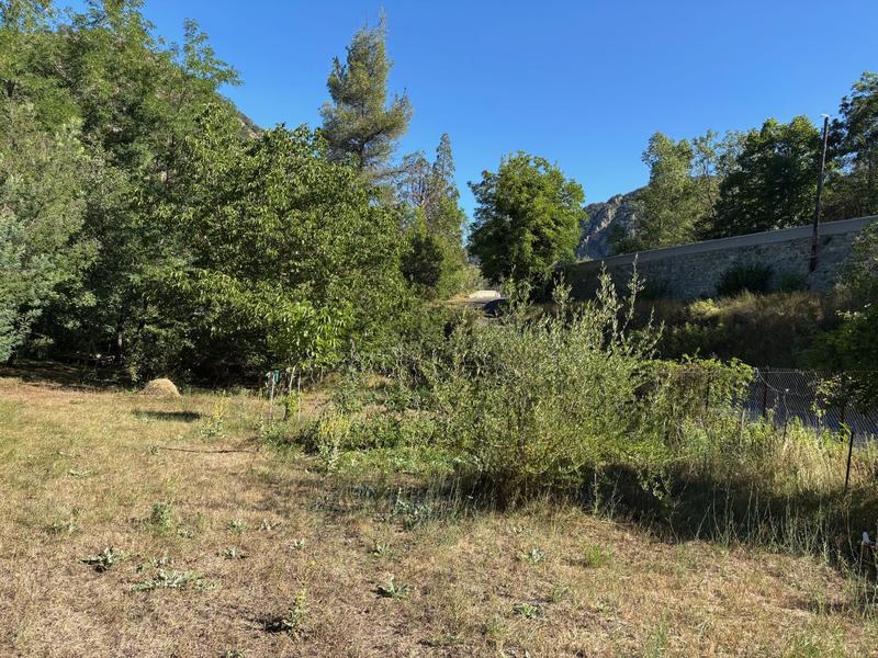 Terrain agricole - 2 352 m²