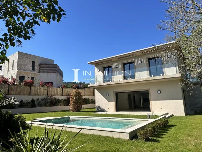 Maison - 160 m² - 4 pièces