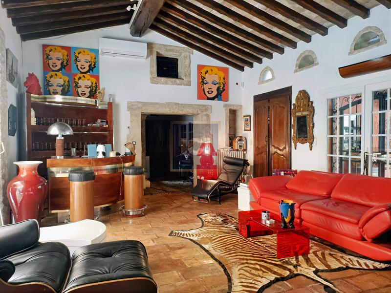 Villa - 560 m² - 15 pièces