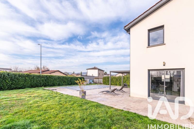 Maison - 97 m² - 4 pièces