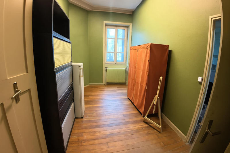 Appartement - 104 m² - 5 pièces