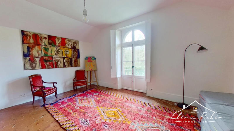 Propriété - 200 m² - 8 pièces